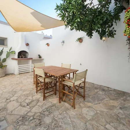 La Corte Di Noemi Holiday home *