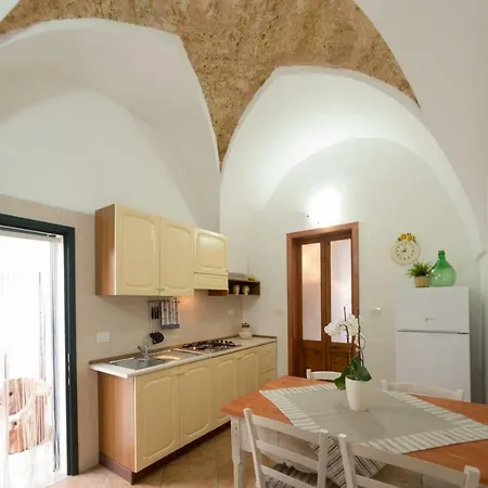 La Corte Di Noemi